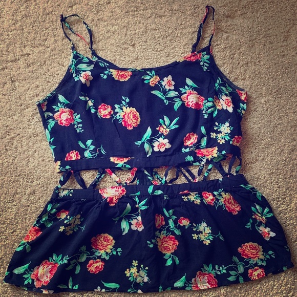 PACSUN Floral Cutout Tank top✂️ - Picture 1 of 2